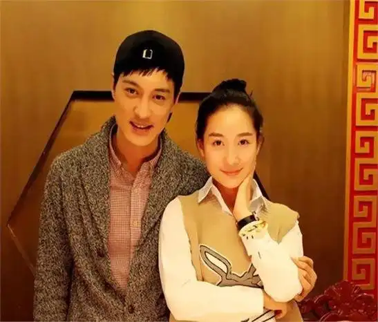 一开始,陶昕然对她的丈夫印象并不好,但随着相处的深入,她的看法逐渐