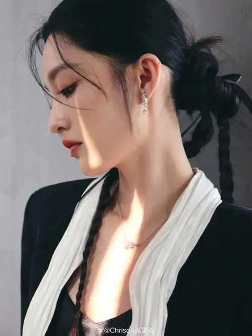 李沁暗夜千金妆##李沁丝带编发