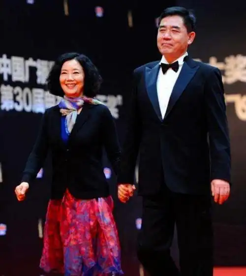 回顾至今恩爱的10对明星夫妻,各有各幸福,最长相恋47年最短15年