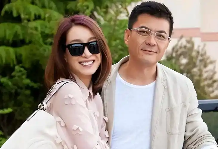 让前妻过丧偶式婚姻却把秦海璐宠上天王新军是渣男还是情种