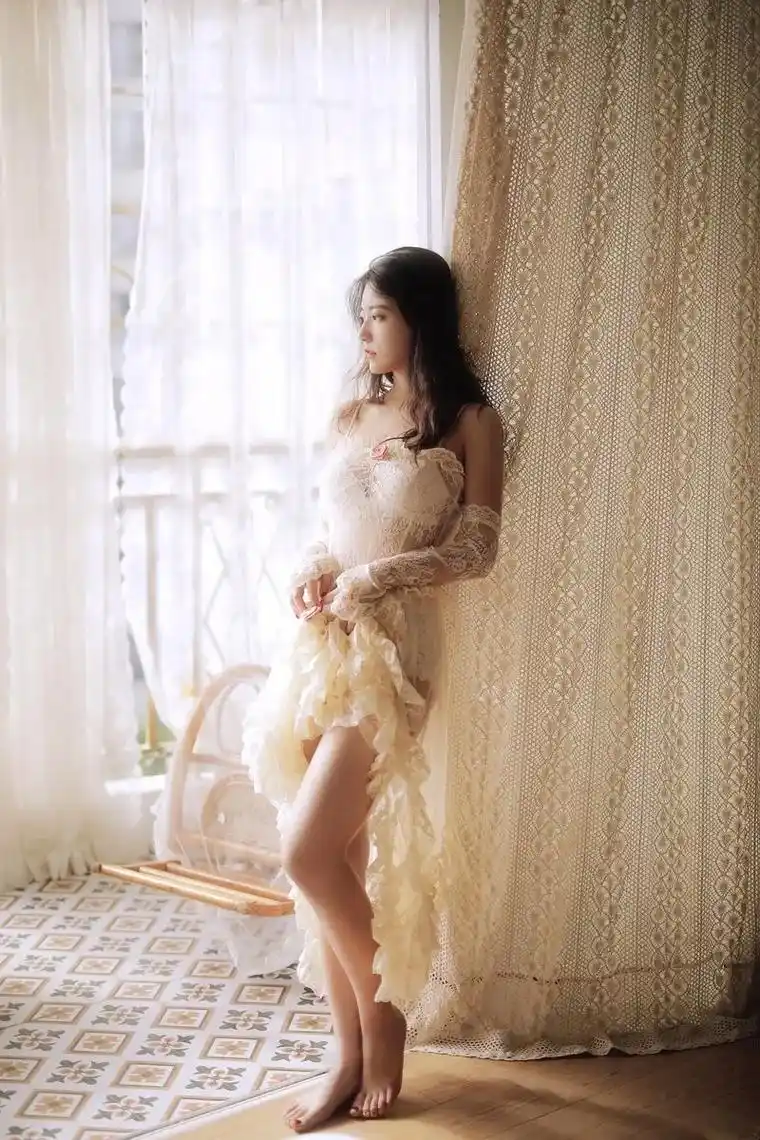 蕾丝轻纱小姐姐唯美清新私房人像写真集
