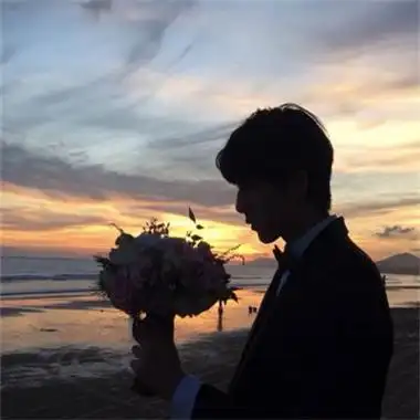 很有氛围感的港风温暖男生头像 滤镜恰到好处值得不换的微信男头