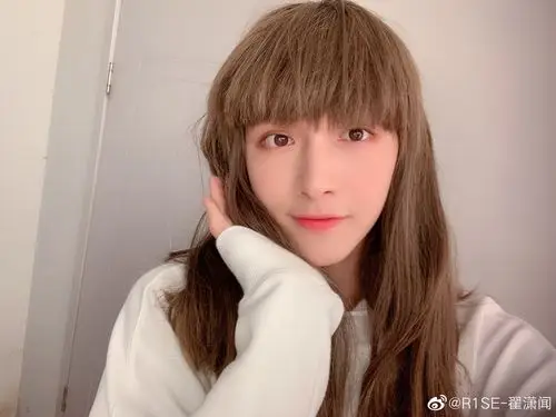 我个人觉得只有凡凡比他好看,top2的水平 —— 晋江文学城网友交流区