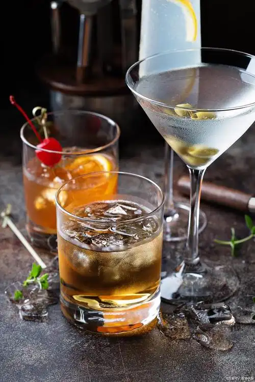 作为一种历史悠久,口感复杂,风靡全球的烈酒,朗姆酒在许多人的心目中