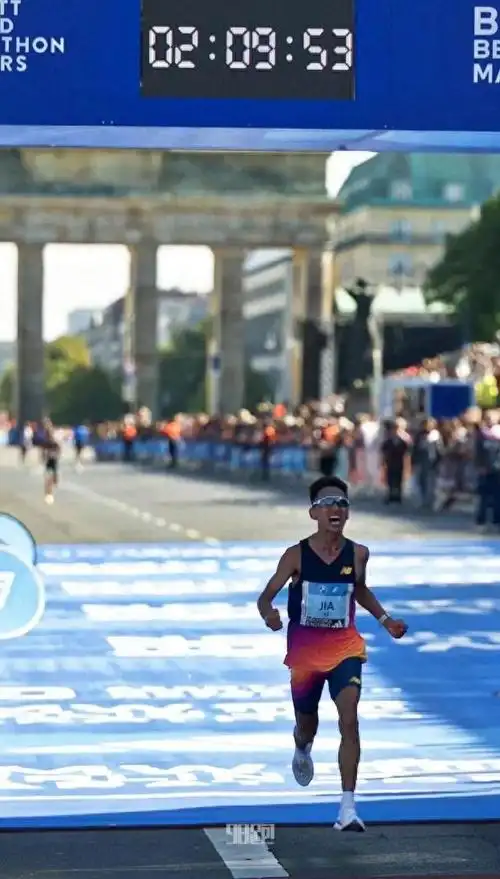 2023柏林马拉松见证新纪录