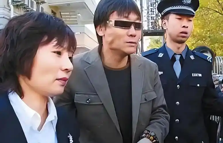 那英前国脚男友高峰,现状如何?