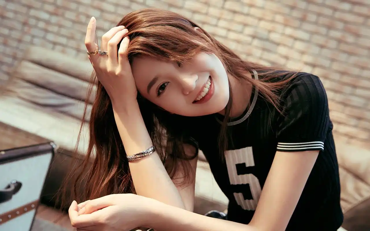 乔欣性感动人写真桌面壁纸