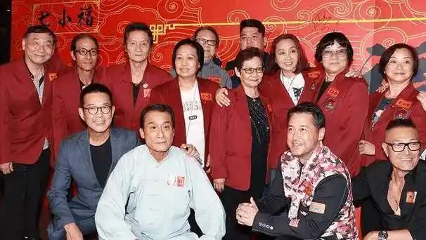 七小福罕见聚首洪金宝老态尽显元彪年轻梁家辉瘦脱相成龙缺席