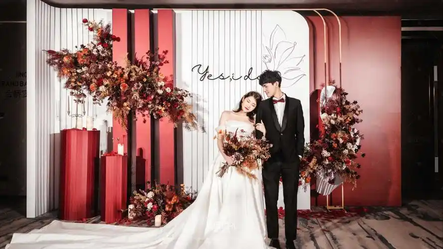 唯美红色婚礼主题策划高端大气红色婚礼布置图片