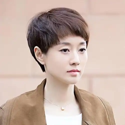 适合中年女性的短发型,适合中年女人短发发型(四五十岁的女人别留长