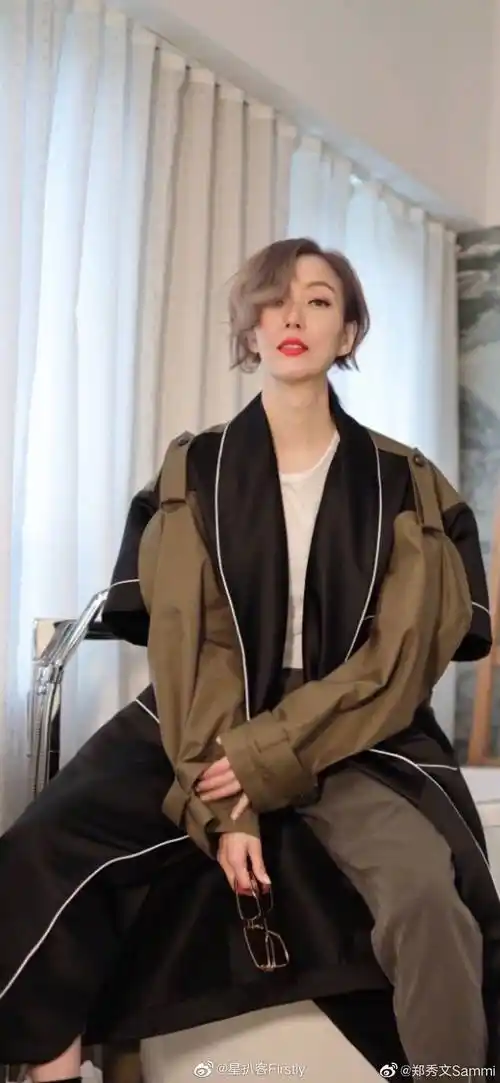 我的天郑秀文短发好帅啊和长发完全两种风格好飒