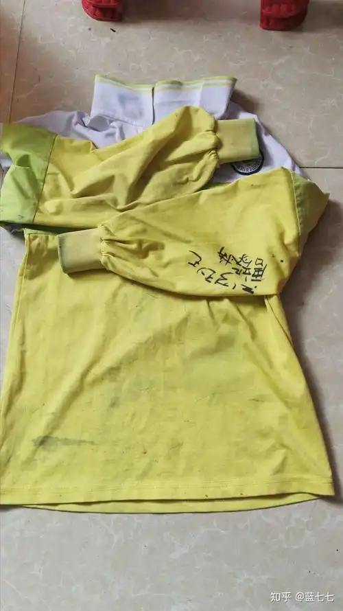 校服书包发霉发黄顽固污渍该如何清洗