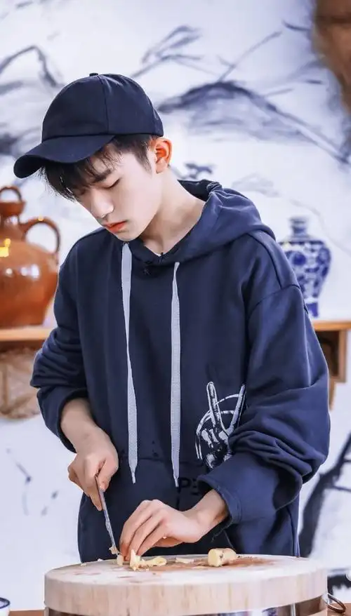 易烊千玺大明星是我的青梅竹马