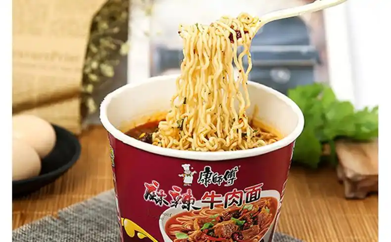 李绅膨化食品 桶装正宗康师傅麻辣牛肉面105g*12桶 整箱方便面 桶面泡