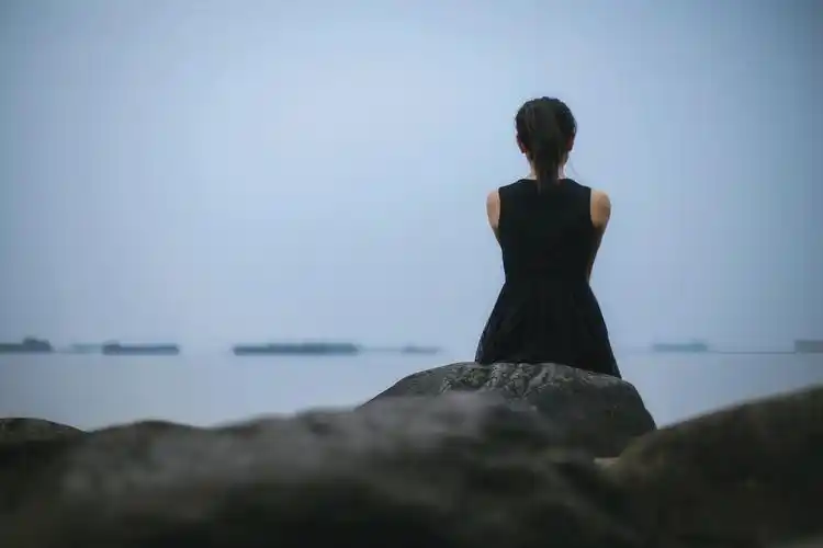 只想一个人静静的看海.-猫疏