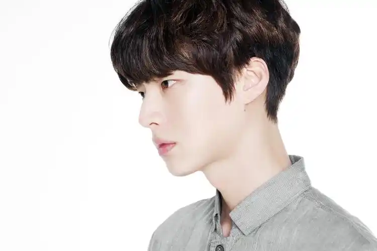 具惠善的老公,安宰贤 来了!男神的高清美照合集!