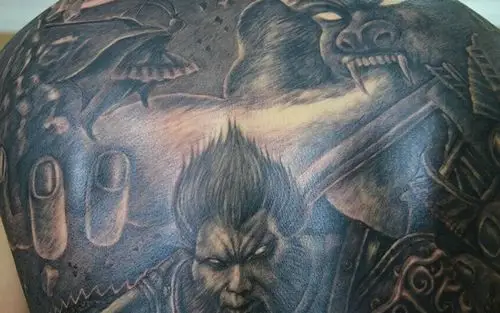 大圣与恶魔结合的满背图腾刺青 - 纹身秀
