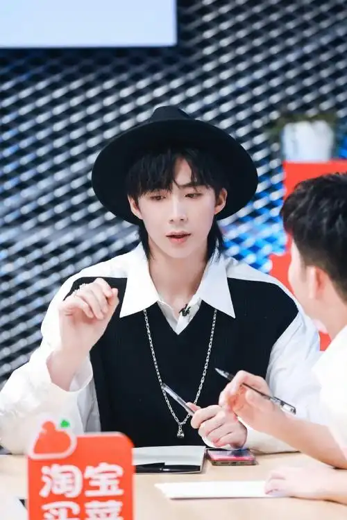 摩登兄弟超话/@摩登兄弟刘宇宁  向死而生 -摩登兄弟刘宇宁  热辣