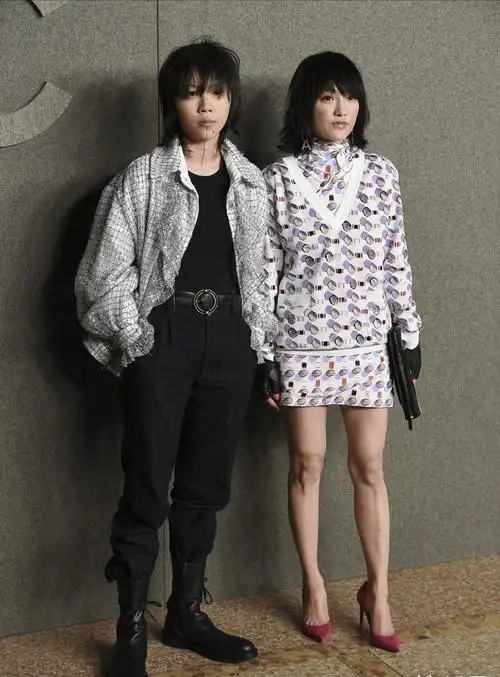 周迅不仅仅是李亚鹏的前女友,她刚出道的时候,还是窦靖童叔叔的女朋友