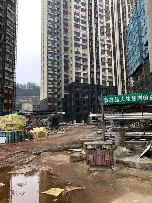 天心区克拉美丽山庄二期未按期复工交房