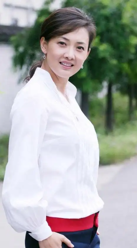 牛莉(中国女演员))_石塘网