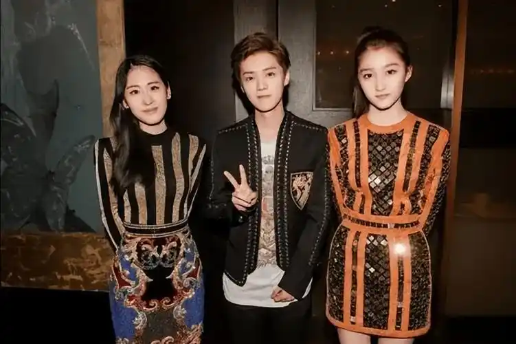 鹿晗关晓彤被曝已见过双方家长 还曾与家人一起过生日!