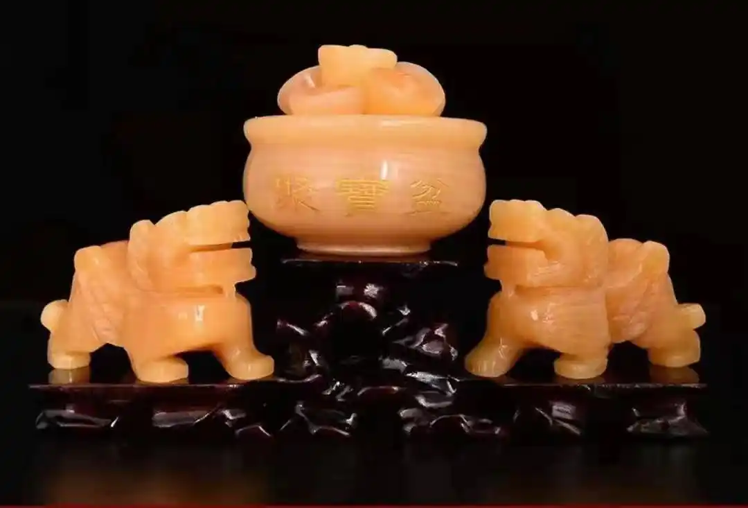 玉雕 《双貔貅黄玉聚宝盆阵》