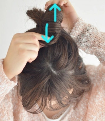 可爱呢齐肩发发低马尾怎么扎好看图解最简单的头发扎法就是直接用橡皮