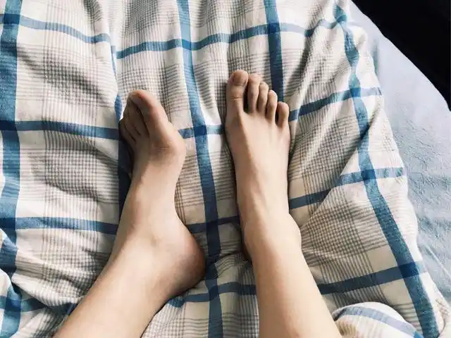 人养脚树养根坚持做好4件事保养我们的双脚看完你就懂了