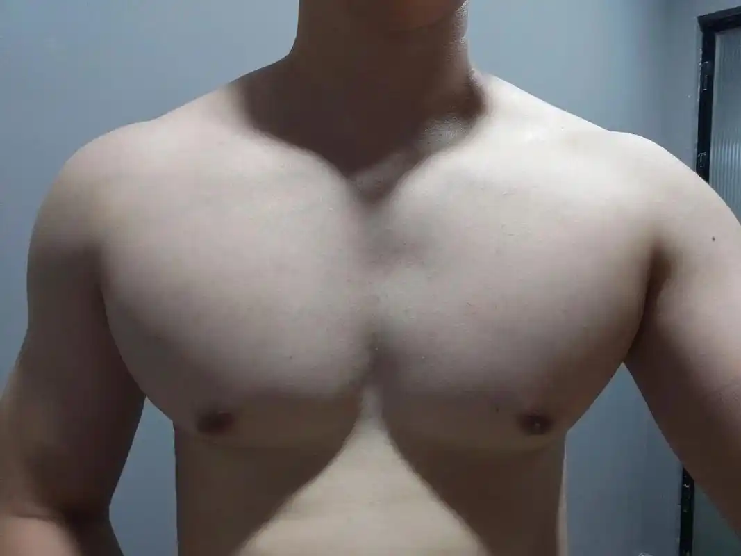 充血的时候.正常训练身材显示,无不良引导#胸肌 #健身日常 - 抖音