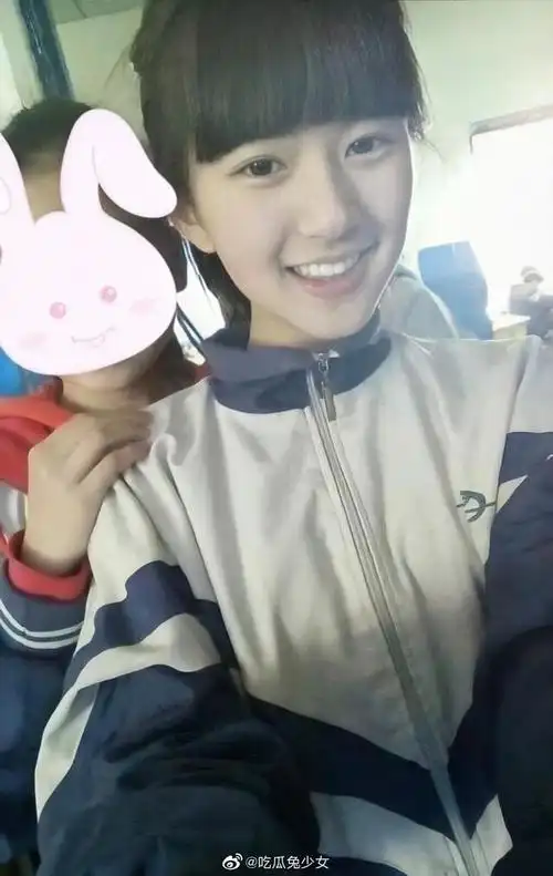 图片来源于网络 重点来了,赵露思读书时候的照片!太可爱了吧!