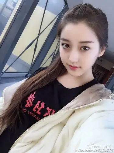 18岁中戏校花 民间女神刘垚昕海量写真