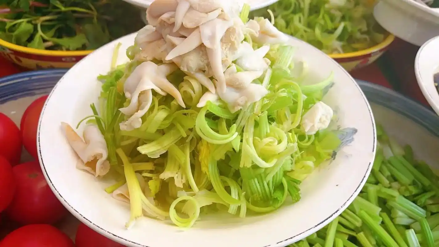 清爽小凉菜.天气热了又到了凉菜的主场#凉拌菜 #夏天必备的凉 - 抖音