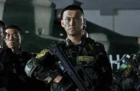 任柯诺为什么老演飞行员他挺帅的为什么不火