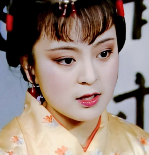 探春不知花草值钱,薛宝钗一句玩笑,彰显她真正的本事_贾府