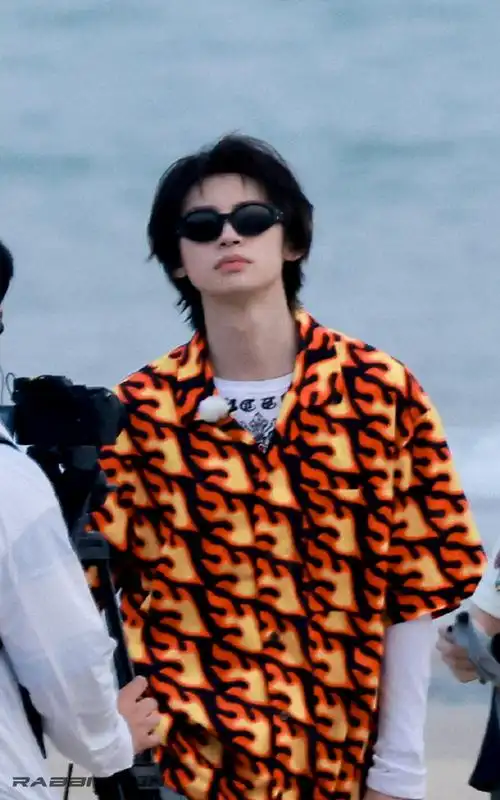 小鬼王琳凯音你而来##小鬼把更多时间花在音乐上