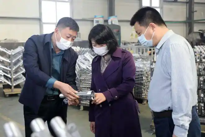 杨蕾一行先后来到任县福美达机械配件有限公司,邢台昌华橡胶密封件