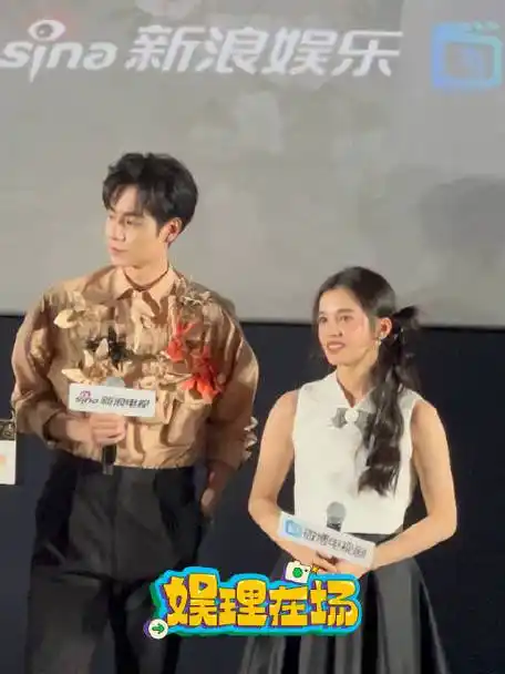 在今天的上,谈及身高差和吻戏拍摄…|张婧仪|胡一天_新浪新闻