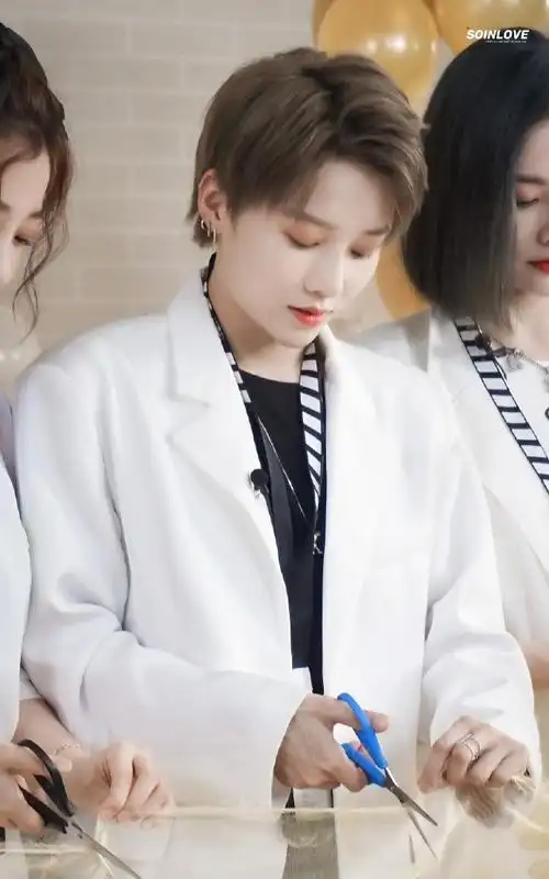 刘雨昕超话97#刘雨昕破风#想和你漫游在温馨的定格里@the9-刘雨昕