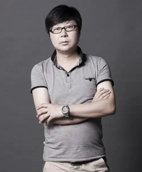 首席设计师: 候国柱