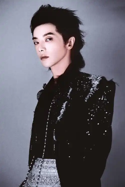 鸥哥帅的很正统98    #华晨宇 幻帝#hcy 花花#华晨宇