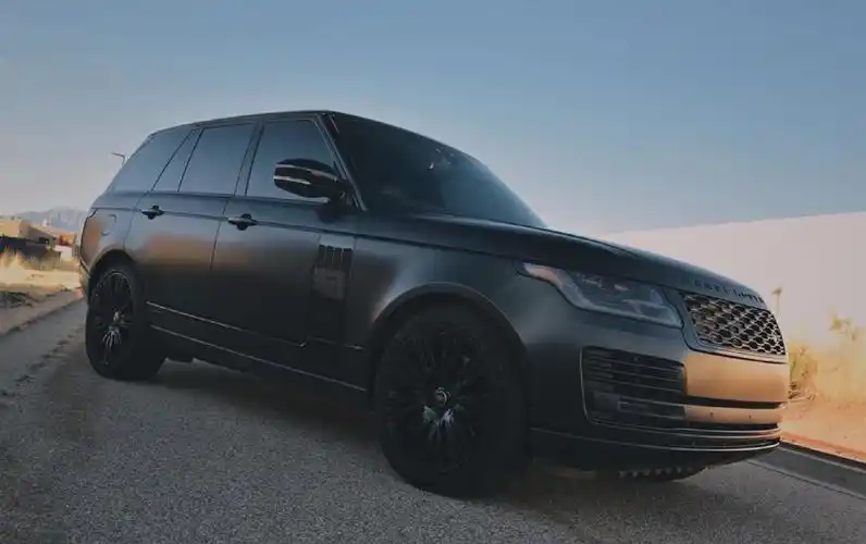 路虎揽胜亚光黑改装