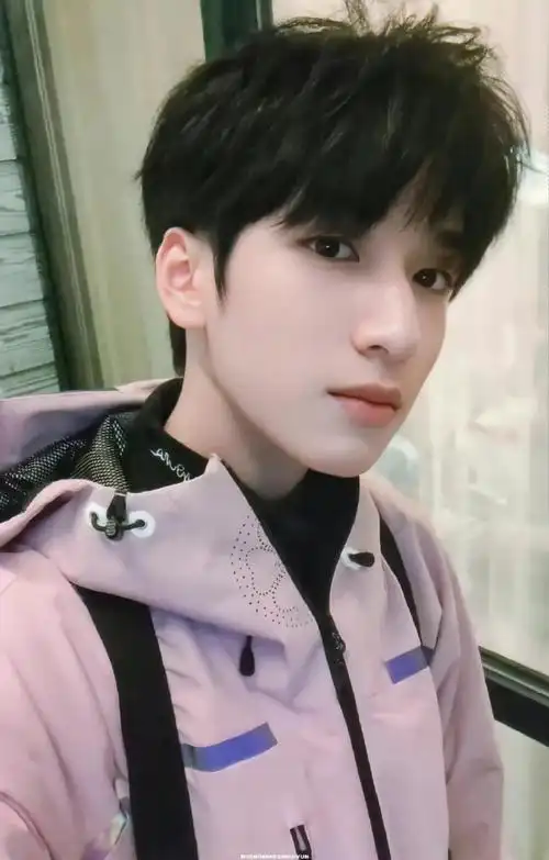 严浩翔深蓝色校服##严浩翔校服造型