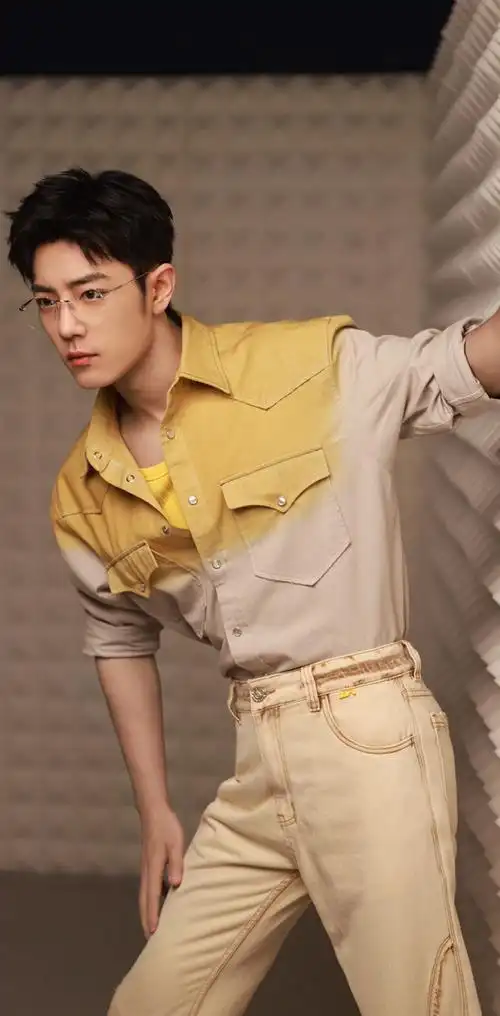 肖战工作室发了15宫格#肖战,戴眼镜最好看的男人90