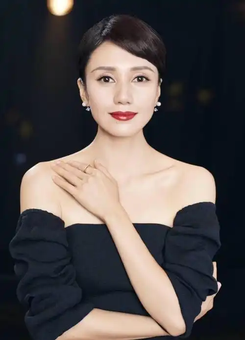 袁泉合作徐峥囧妈定档中年女演员也有春天