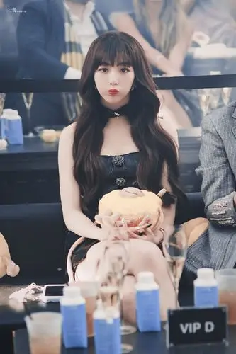 孔雪儿电梯间大片