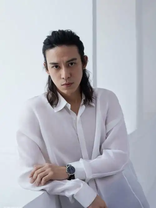 陈楚河时尚大片演绎绅士品格 慵懒眼神魅力无限