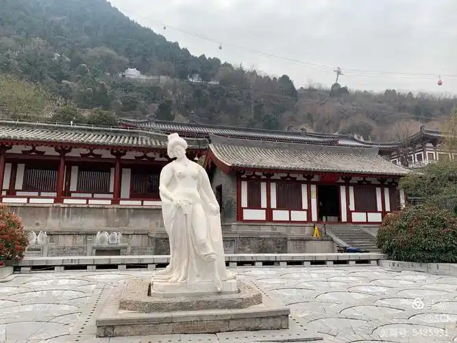 骊山脚下杨贵妃雕像