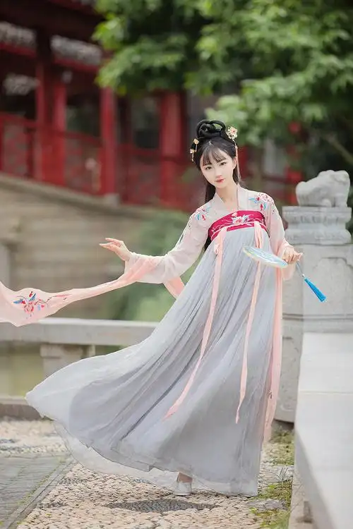 中国风齐胸襦裙刺绣唯美古装汉服成人女复古汉服女装两件套连衣裙