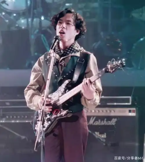 原来黄贯中年轻的时候这么帅,不仅唱歌好听颜值还很高